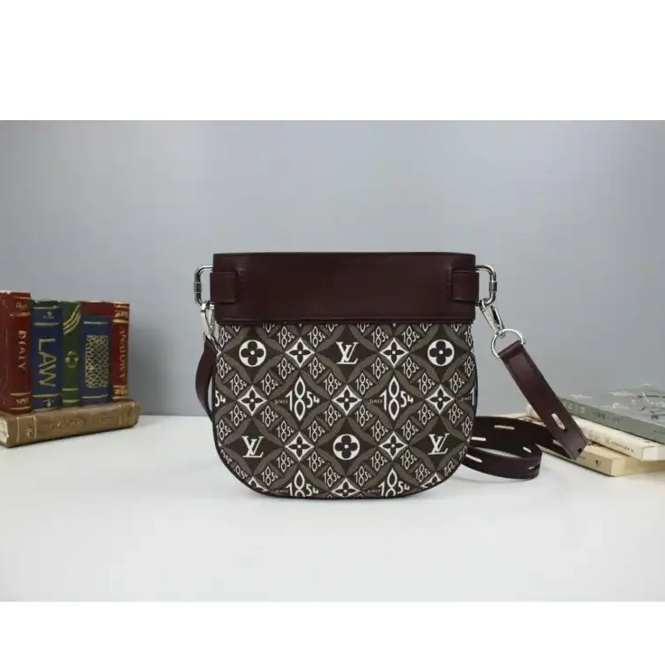 Fashionrepsfam ru 205B570011 Bags LV 0701